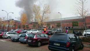 Intoxicadas dos personas por un incendio en el polideportivo El Torreón de Pozuelo