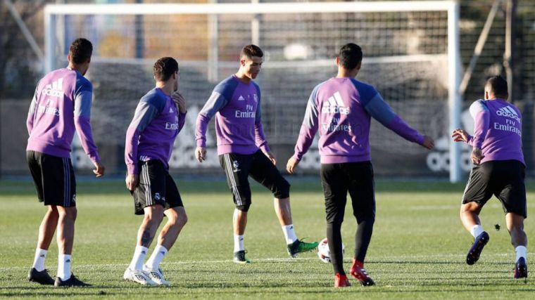 Cristiano se entrena con el grupo este lunes en Valdebebas 