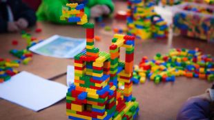 Zona de obras en Pozuelo... ¡Construye con Lego!