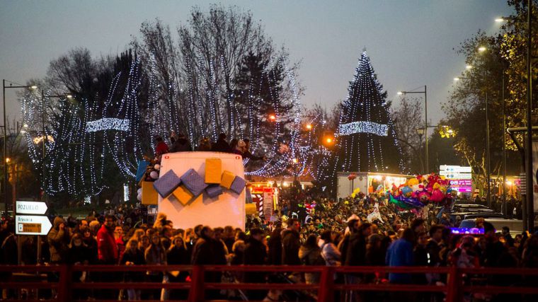 La Gran Cabalgata de Reyes de Pozuelo de Alarcón reúne a miles de personas