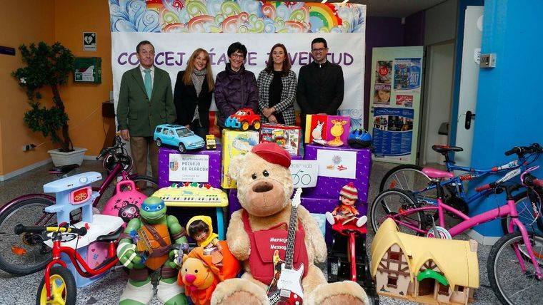 Medio millar de donaciones en la campaña navideña de recogida de juguetes de Pozuelo