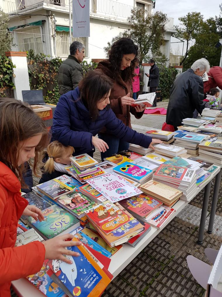 Mercadillo solidario de segunda mano en Pozuelo