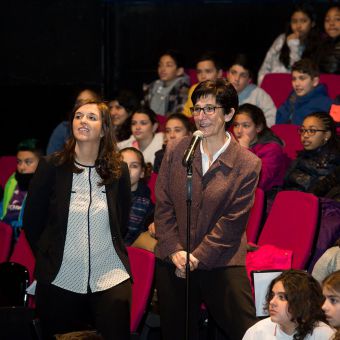 Los alumnos de Pozuelo llenan el MIRA Teatro para realizar una conexión en directo con la Antártida
