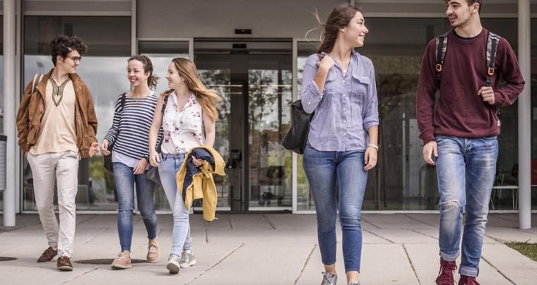 Se invierte más de 73,5 millones para que las universidades públicas rebajen eel coste de los Grado y Másteres