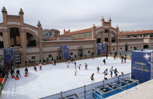 La pista de hielo de Matadero Madrid abre al público desde el próximo viernes hasta el 6 de enero