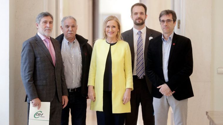 Cifuentes firma con los sindicatos 3 acuerdos laborales para los empleados públicos