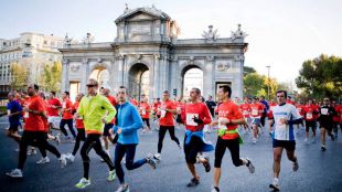 Dispositivo especial de transporte para velar por la movilidad en el Maratón de Madrid