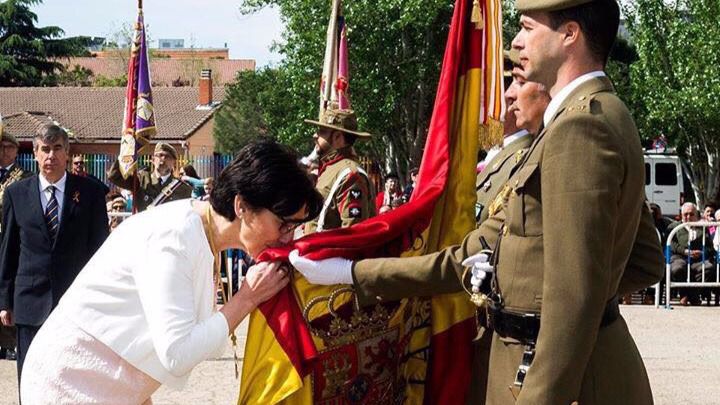 Cerca de 400 personas juran la Bandera de España en Pozuelo de Alarcón