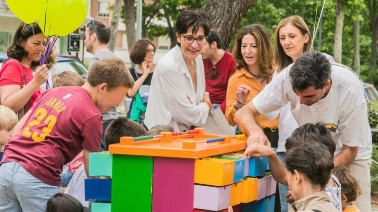 Pozuelo de Alarcón celebró el Día de la Familia con actividades y talleres en la Avenida de Europa