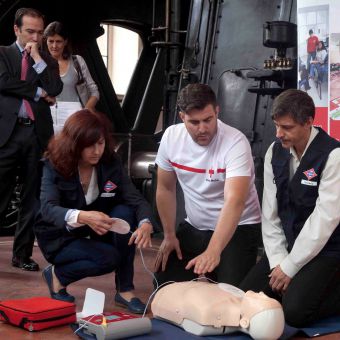 Metro de Madrid y Cruz Roja informarán a los viajeros sobre primeros auxilios