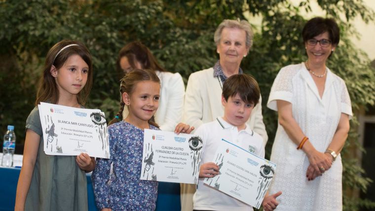 Los alumnos de Primaria reciben sus premios del concurso escolar de Poesía e Ilustración Gerardo Diego