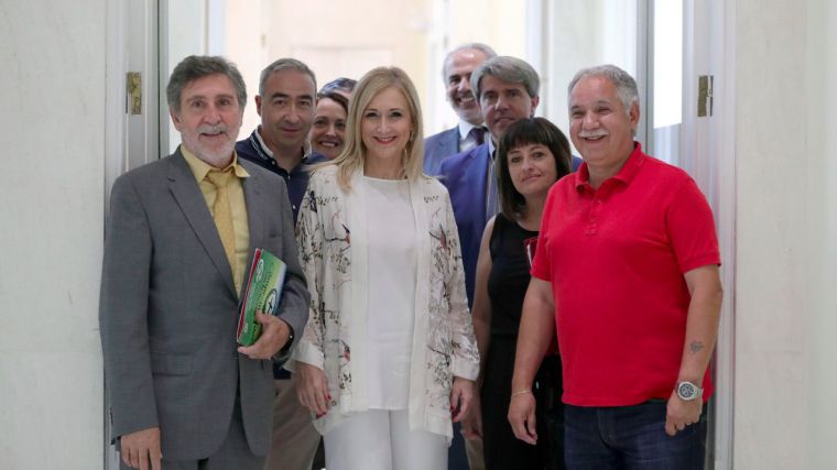 Cifuentes firma un nuevo acuerdo para el personal de la Administración de Justicia