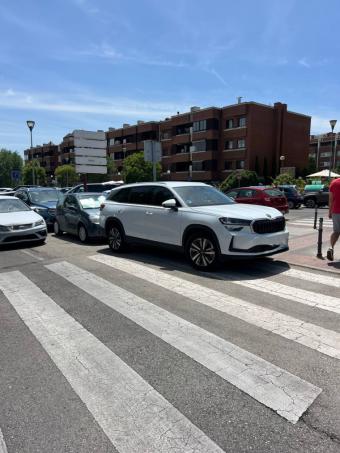 Más Madrid denuncia la permisividad ante el caos circulatorio en el entorno de la Iglesia de Santa María de Caná