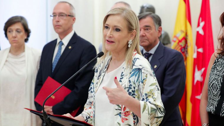 Cifuentes apuesta por la profesionalización de la gestión sanitaria en la Comunidad