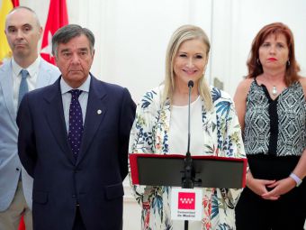 Cifuentes apuesta por la profesionalización de la gestión sanitaria en la Comunidad