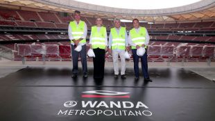 Cifuentes califica el futuro estadio del Atlético como un nuevo icono de Madrid