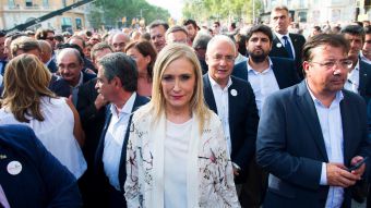 Cifuentes en la manifestación de Barcelona en nombre de todos los madrileños