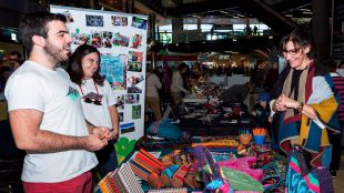 Una veintena de asociaciones participaron este sábado en el "Mercadillo Solidario" que organiza el Consistorio