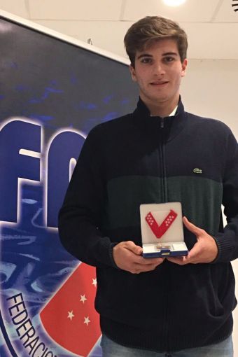 Fernando Pérez Castillo recibe la medalla al mérito deportivo