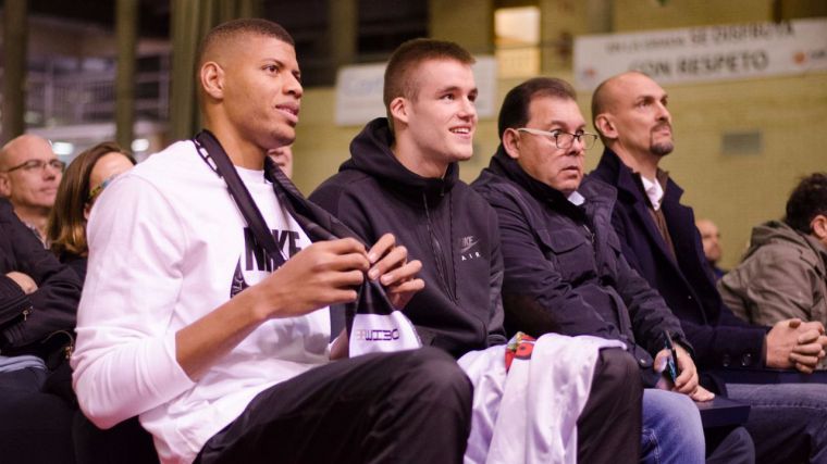 Dino Radoncic y Walter Tavares celebraron con el C.D. Instituto Veritas su presentación de la temporada