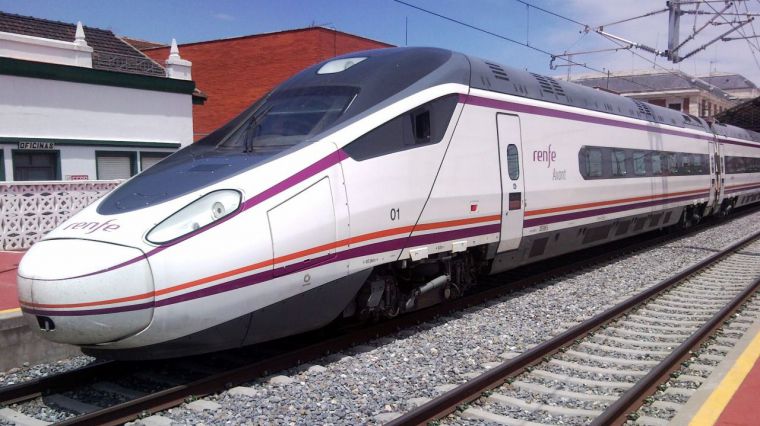 Renfe sigue castigando la venta presencial de billetes en las estaciones