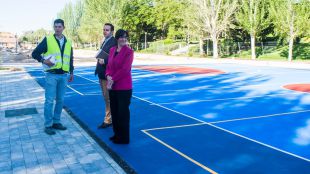 Avanzan las obras de la nueva zona deportiva y de ocio en la explanada del antiguo mercadillo del Camino de las Huertas