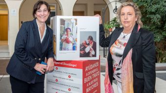 El Ayuntamiento acoge la muestra de Cruz Roja “+Que un retrato”