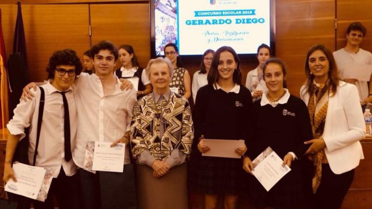 Los alumnos de Secundaria reciben los Premios del Concurso de Poesía, Ilustración y Declamación Gerardo Diego