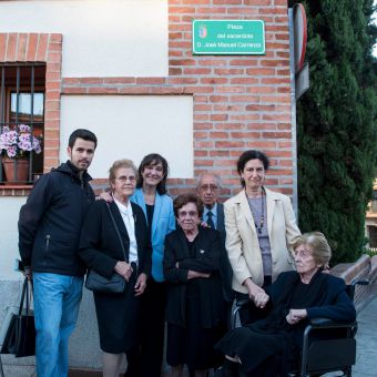 Pozuelo dedica al párroco Don José Manuel Carranza la plaza junto a la iglesia a la que dedicó casi medio siglo de su vida