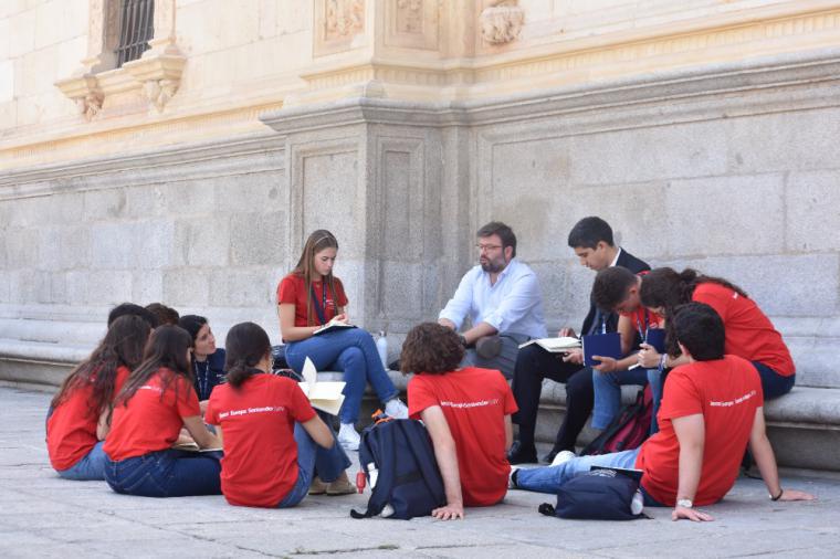 Becas Europa Santander-UFV elige a los 50 estudiantes más brillantes de España