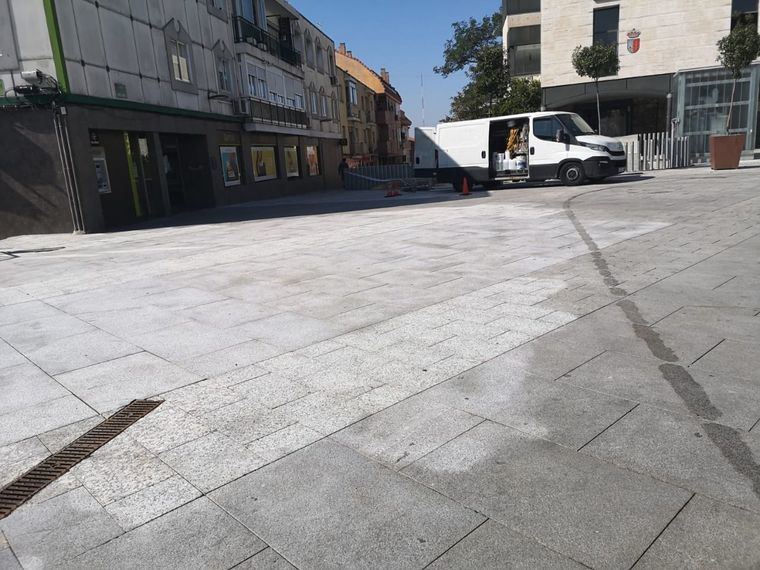 El Ayuntamiento de Pozuelo intensifica la limpieza de las calles y mobiliario urbano de Pozuelo con productos desinfectantes