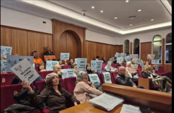 Los vecinos afectados por la instalación del recinto ferial acuden al pleno del Ayuntamiento a manifestar de nuevo su oposición 