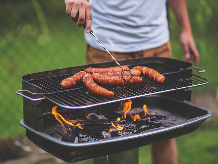 Consejos para evitar las digestiones pesadas y los gases en verano