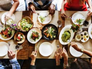 Qué pedir en la comida de empresa si estás a dieta