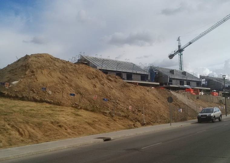 Somos Pozuelo denuncia la existencia de una obra peligrosa en la C/ Isla de León