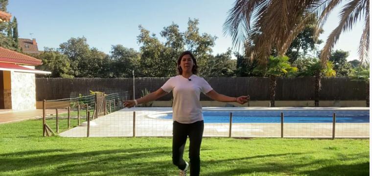 ¿Quieres perder peso bailando? Cris Tello te propone una clase de lo más entretenida