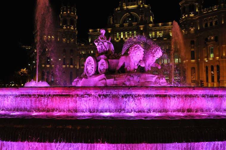 La Cibeles morada en el día Internacional del Alzheimer