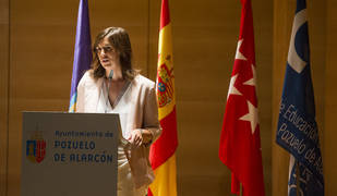 Los alumnos del Centro de Educación de Personas Adultas de Pozuelo celebran el fin de curso