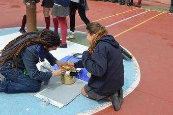 Los alumnos del colegio Los Robles en Aravaca lanzan una sonda a la estratosfera