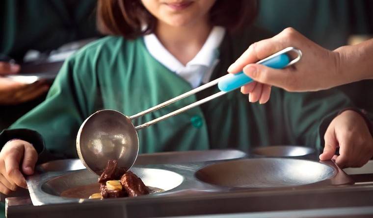 La Comunidad incrementa este curso las ayudas al comedor escolar