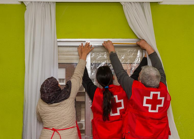 Cruz Roja ayuda a paliar la ‘Cuesta de enero’ y la pobreza energética de las personas más vulnerables en la Comunidad de Madrid