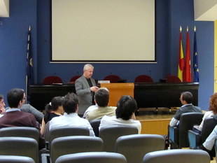 Gorka Zumeta en una sesión del curso