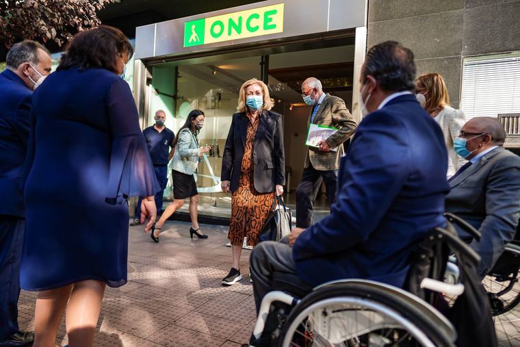La Comunidad de Madrid contribuye a la participación económica y social de más de 27.000 personas con discapacidad visual en la región