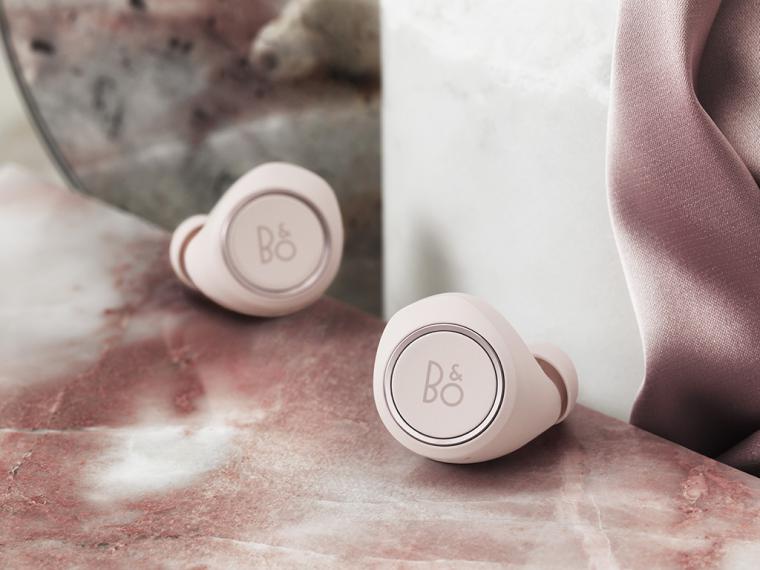 Bang & Olufsen lanza sus míticos auriculares en una edición especial en color rosa