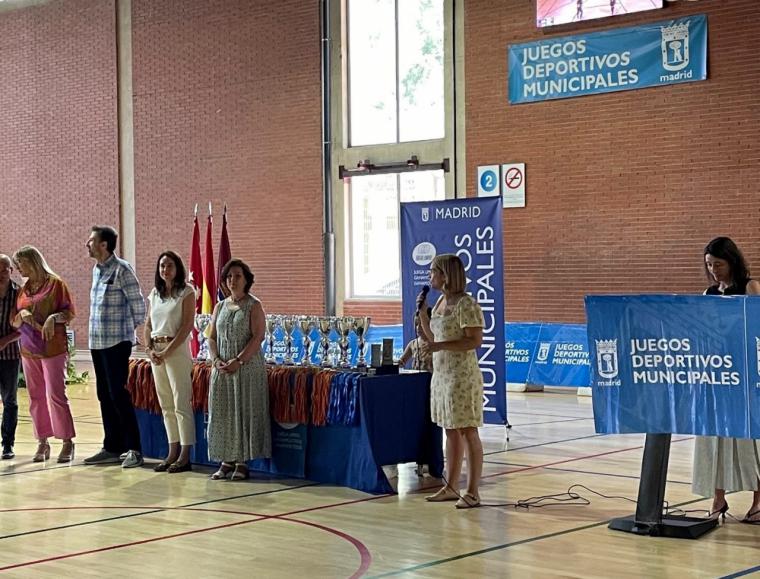 Loreto Sordo durante la entrega de los trofeos de los 42 Juegos Deportivos Municipales de Moncloa-Aravaca