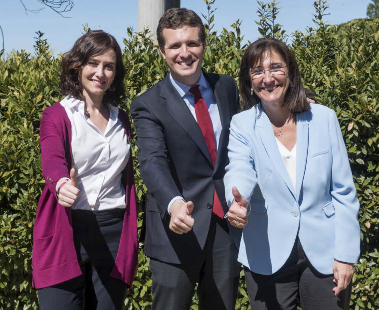 Pablo Casado junto a Isabel Díaz Ayuso y Susana Pérez Quislant visitan las instalaciones de la Fundación Gil Gayarre