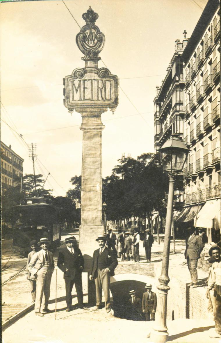 La Comunidad de Madrid recuperará el histórico tótem de la estación de Cuatro Caminos