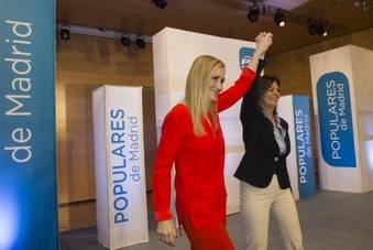 Cristina Cifuentes y Paloma Adrados en Pozuelo