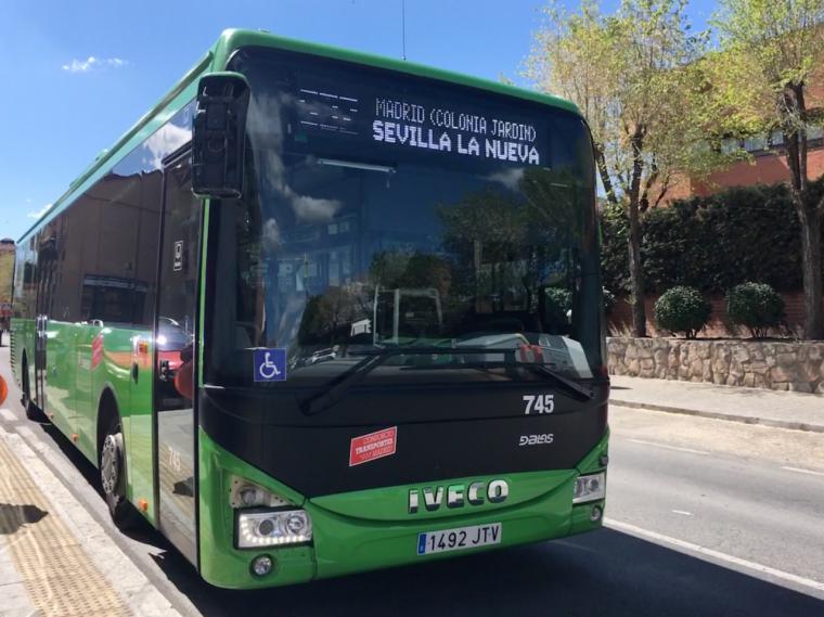 La línea de autobús 532 que une Madrid y Sevilla la Nueva aumenta su frecuencia de paso