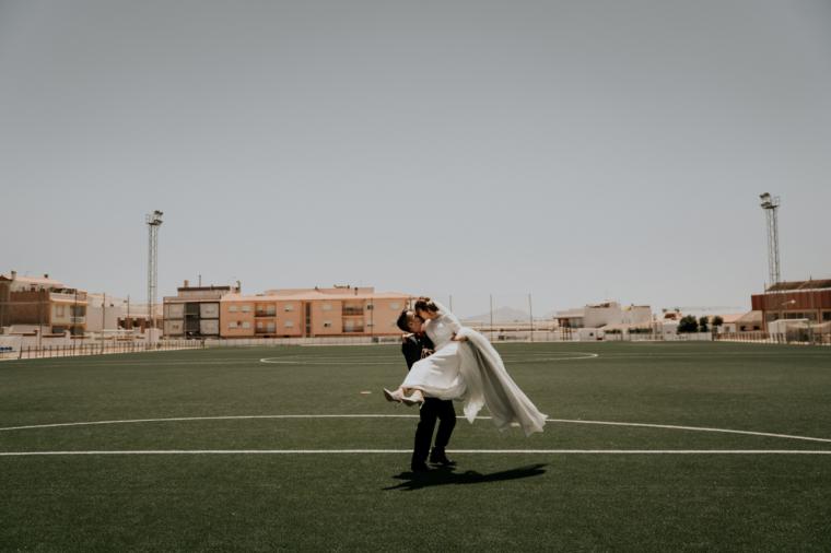 Bodas y Mundial: ¿quién gana el partido?